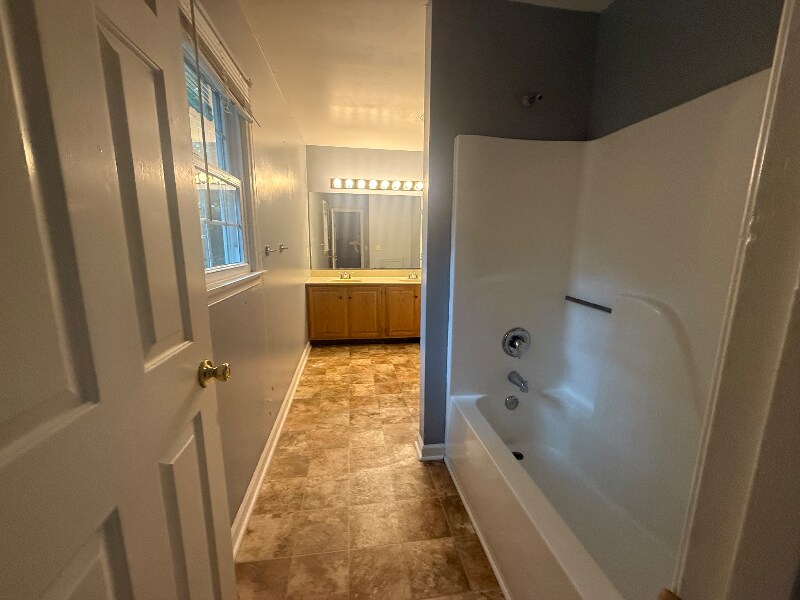 Building Photo - 6050 Hounds Bay Cir