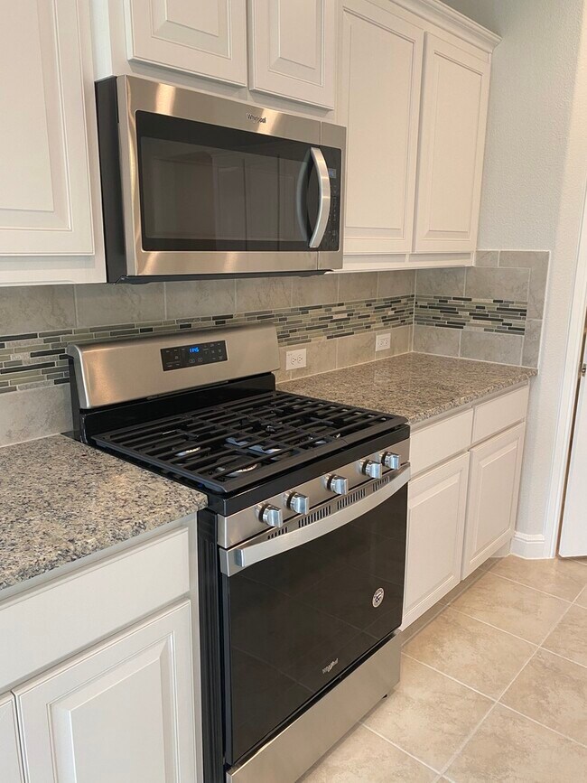 Kitchen - 1021 Gillespie Dr