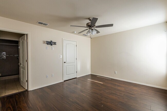 Building Photo - 108 Niagara Dr.