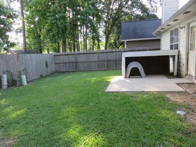 Building Photo - 12129 La Salle Br