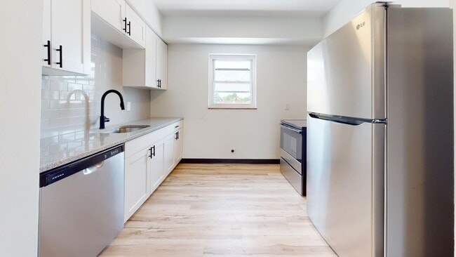 Building Photo - Parma - Ridgewood Lofts - 1 bedroom unit.