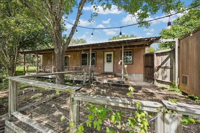 Building Photo - 420 High Mesa Dr