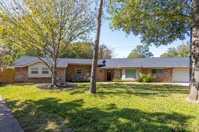 Building Photo - 11433 Ash Creek Dr