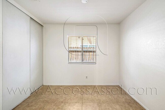 Building Photo - 15731 Laguna Ave