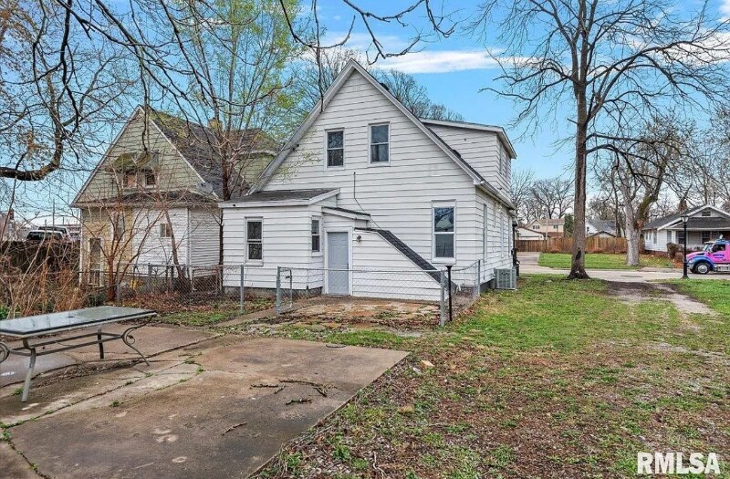 Building Photo - 1127 N 6th St