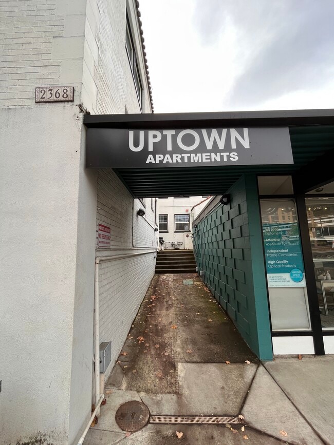 Building Photo - Uptown Apartments