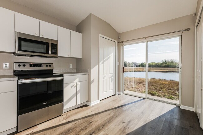 Building Photo - 12606 Montford Ln