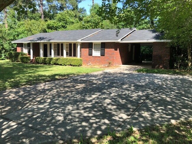 Building Photo - 3 bed 2 bath