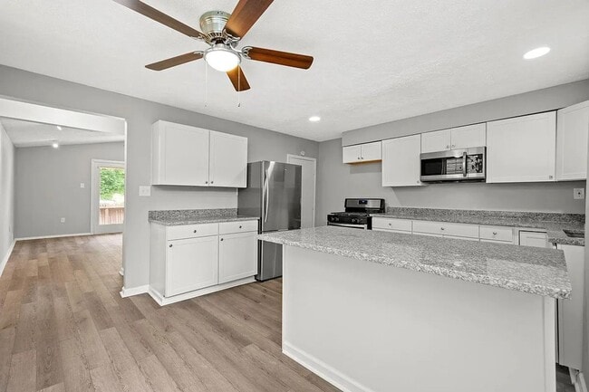 Building Photo - 207 Marie Ave