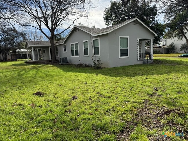 Building Photo - 397 W Edgewater Terrace