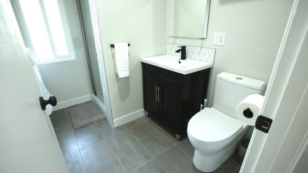 Bathroom #3 - 12014 Kling St