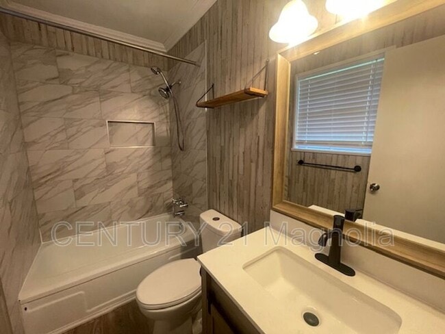 Building Photo - 3615 Goldfinch Dr