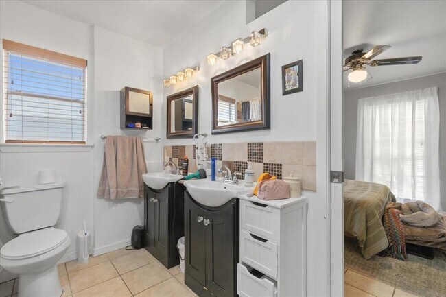 Building Photo - 6307B Shadow Valley Dr
