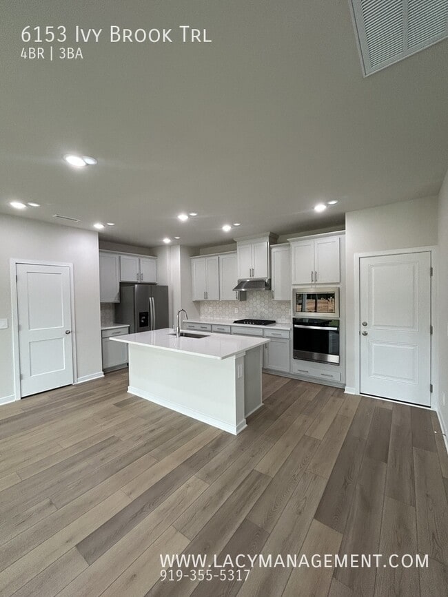 Building Photo - 6153 Ivy Brk Trl