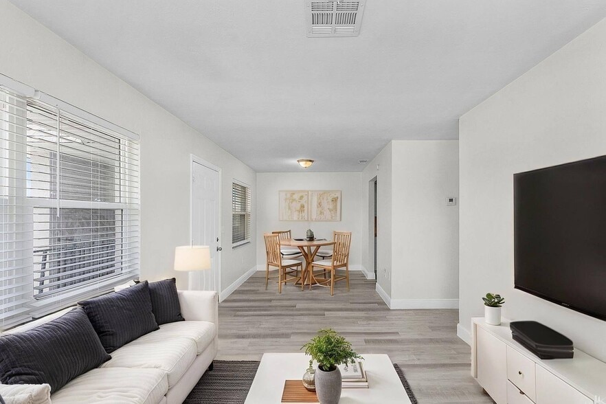 Building Photo - Paradise Palms Portfolio LLC