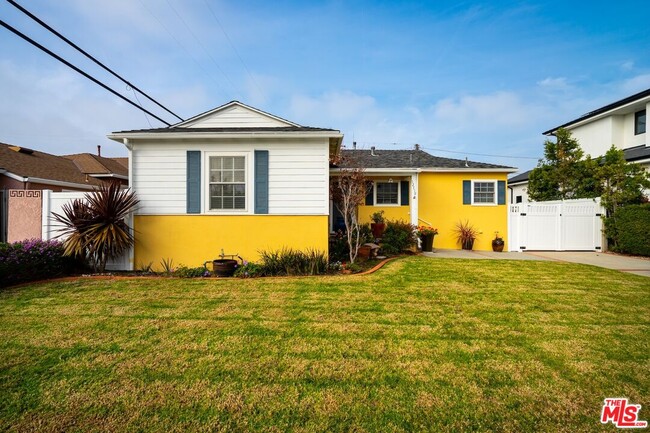 Building Photo - 12719 Rose Ave