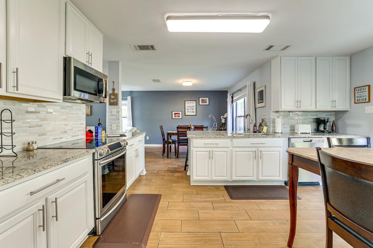 Building Photo - 1122 Gruene Rd