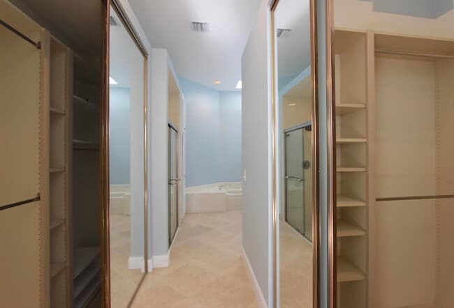 Building Photo - 240 Sussex Cir