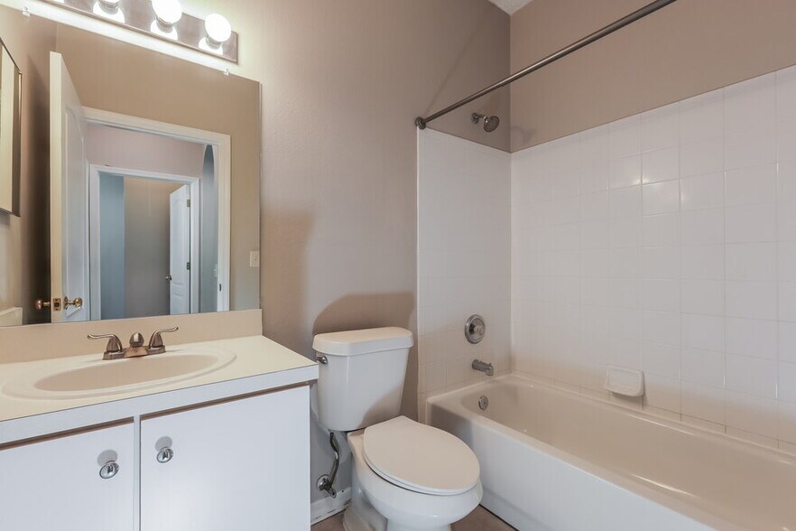 Building Photo - 22842 Marsh Wren Dr