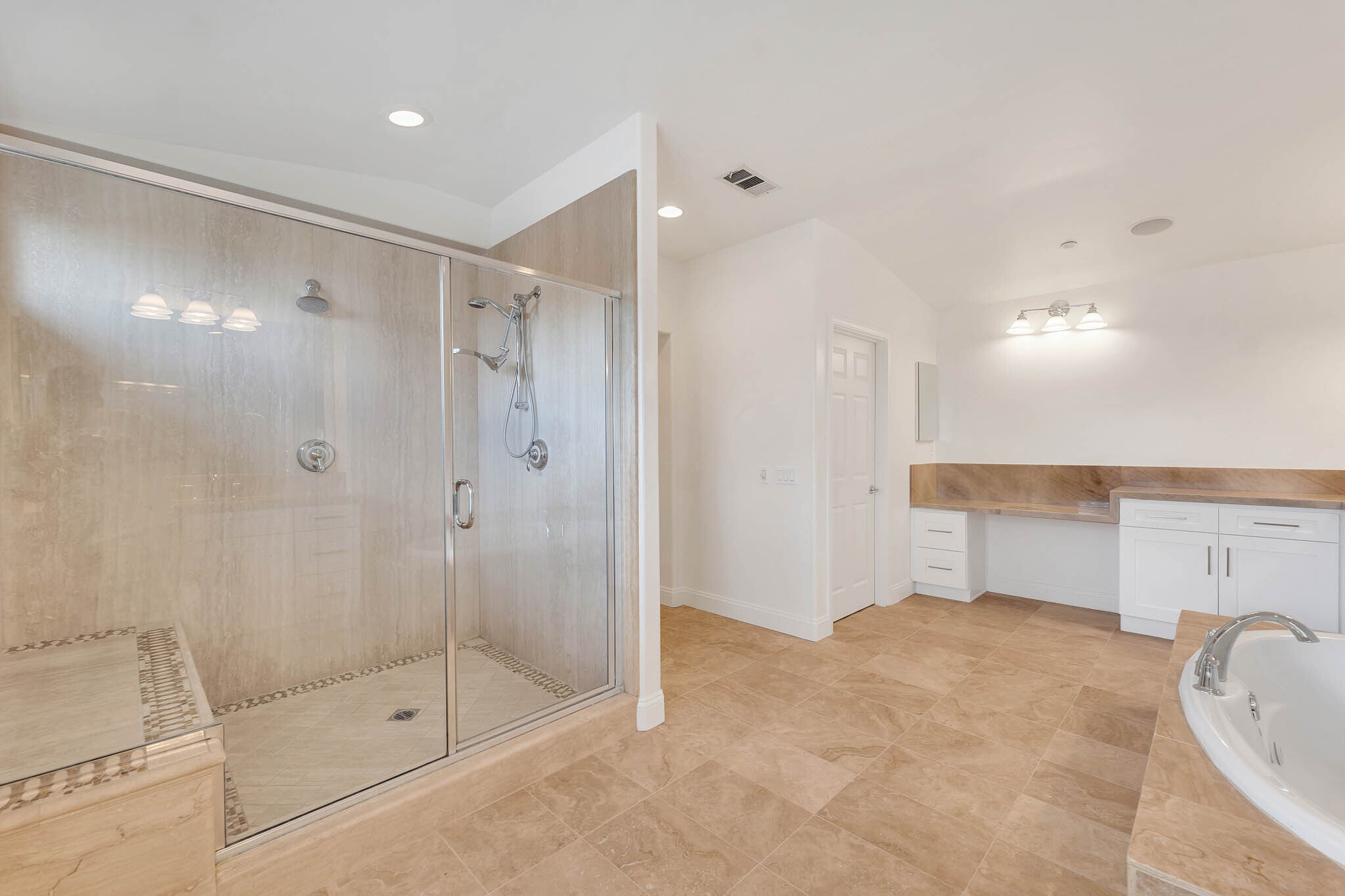 Primary En Suite Large Shower & Vanity Area - 12215 Delante Ct