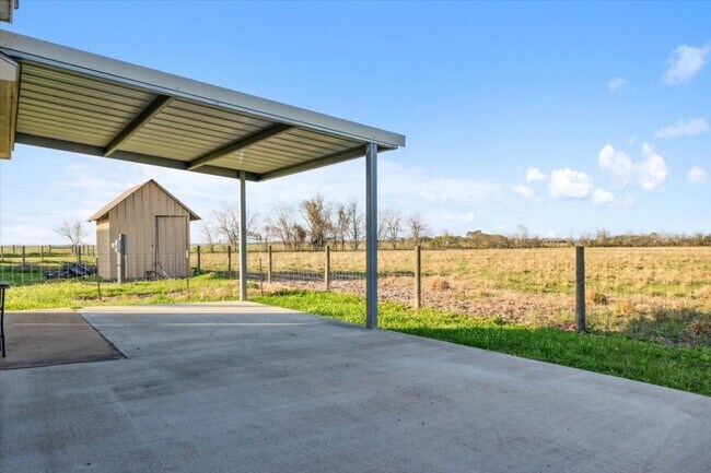 Building Photo - 2407 Thuesen Rd