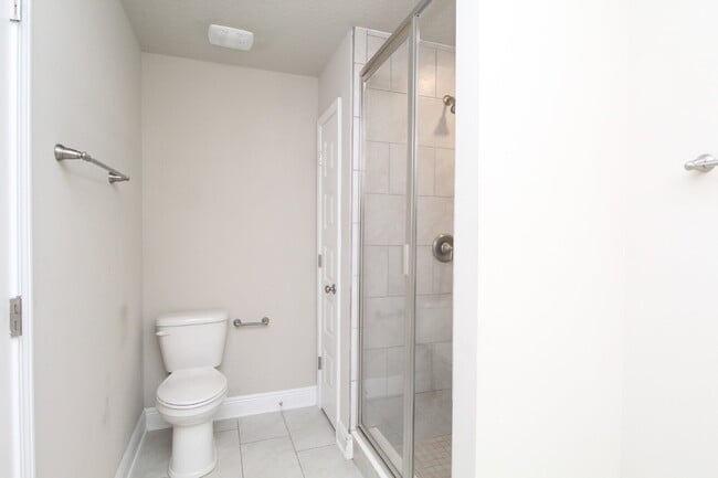 Building Photo - Spacious 3-Bed, 2.5-Bath Townhome Steps from Blue Wahoos Stadium & Palafox Street with Upgraded K...