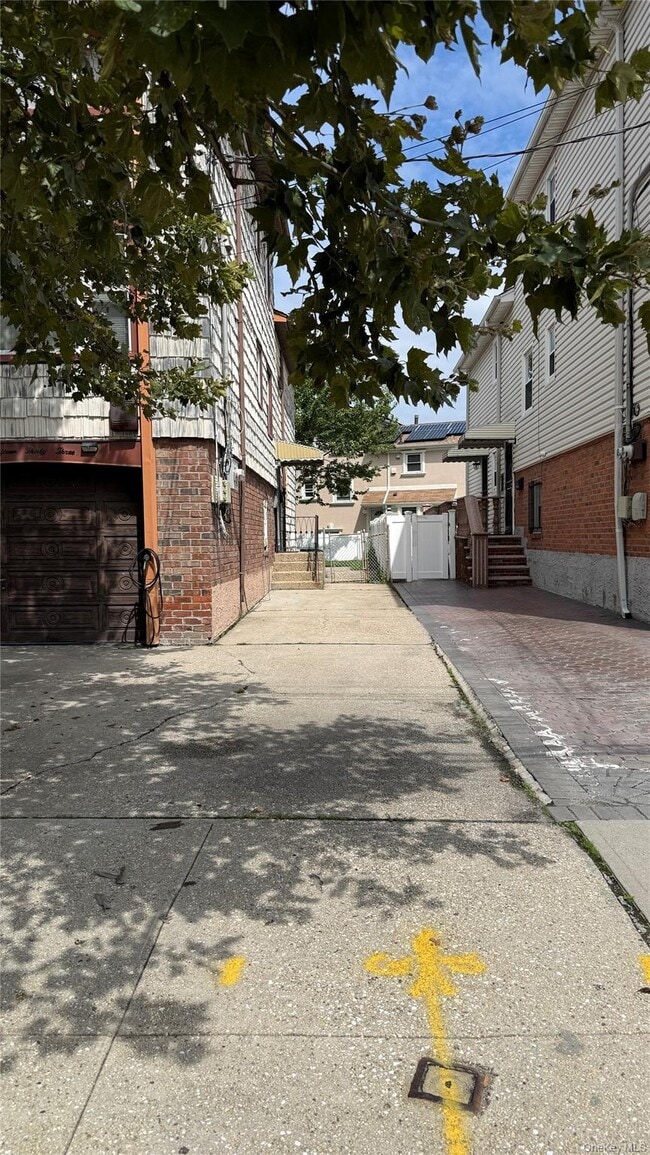 Building Photo - 15-33 208th St