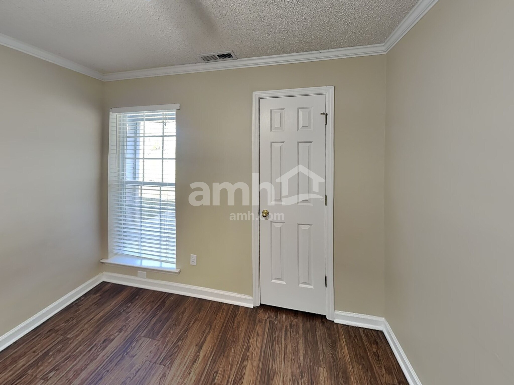 Building Photo - 2227 Joann Dr