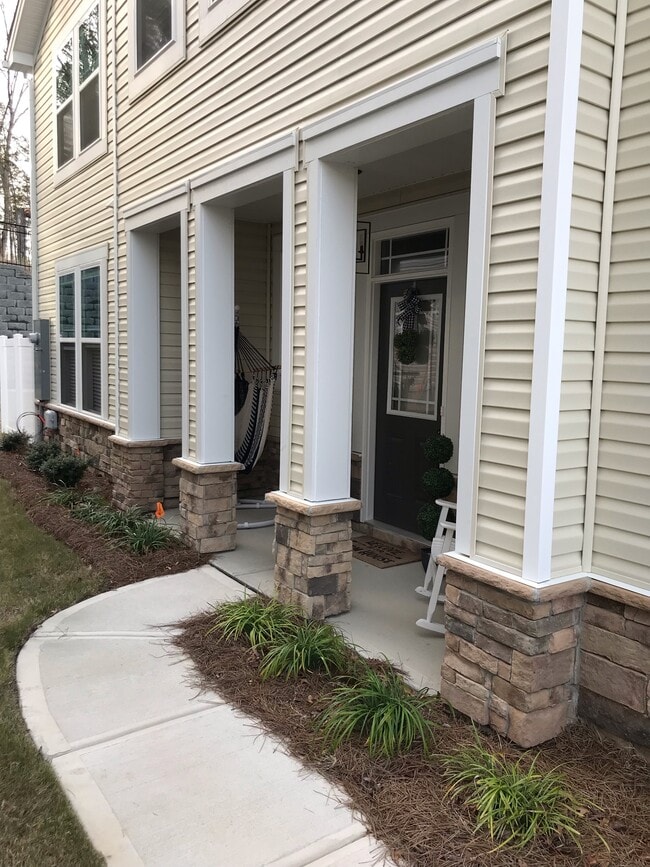 Building Photo - 3832 Amalia Pl