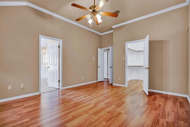 Building Photo - 1901 Dapplegrey Ln