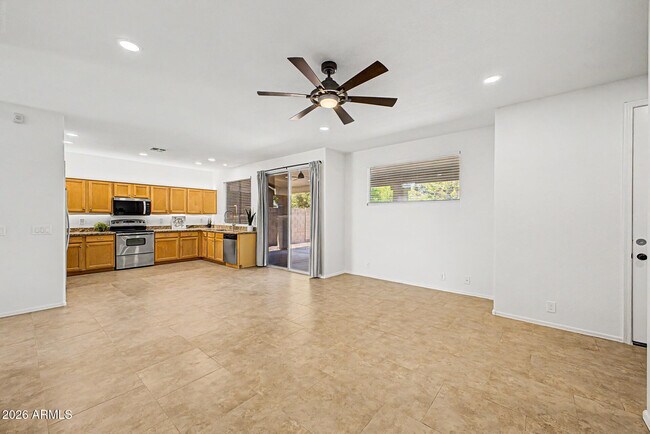 Building Photo - 414 N Hudson Pl