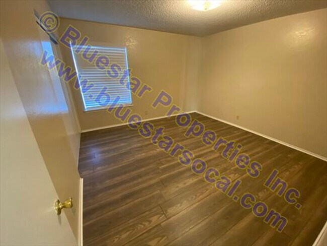 Building Photo - Now Available!!!  Single Story Home, Apple Valley With Large Lot