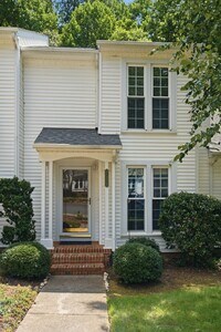 Building Photo - 110 Planetree Ln