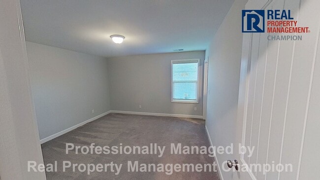 Building Photo - Former Model Home in Popular Grayson Park