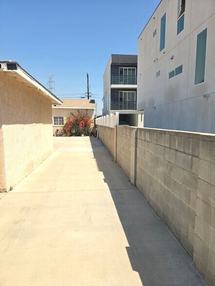 Primary Photo - 6636 Camellia Ave