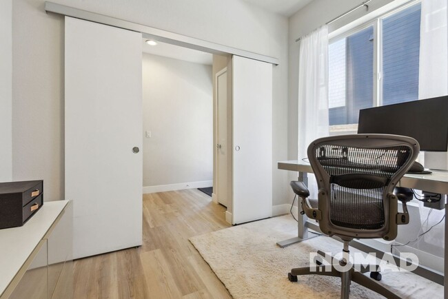 Building Photo - Modern 2 Bed + Office, 2.5 Bath Townhome |...