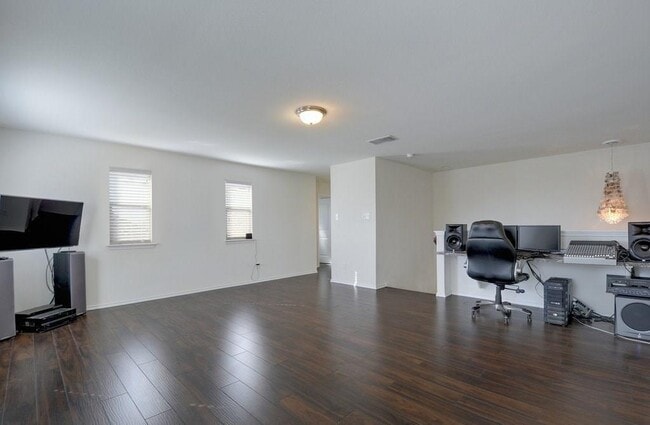 Building Photo - 900 Oatmeal Drive