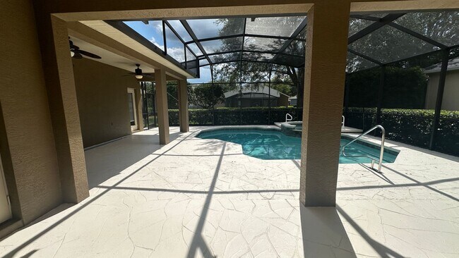 Building Photo - 1653 Cherry Ridge Dr
