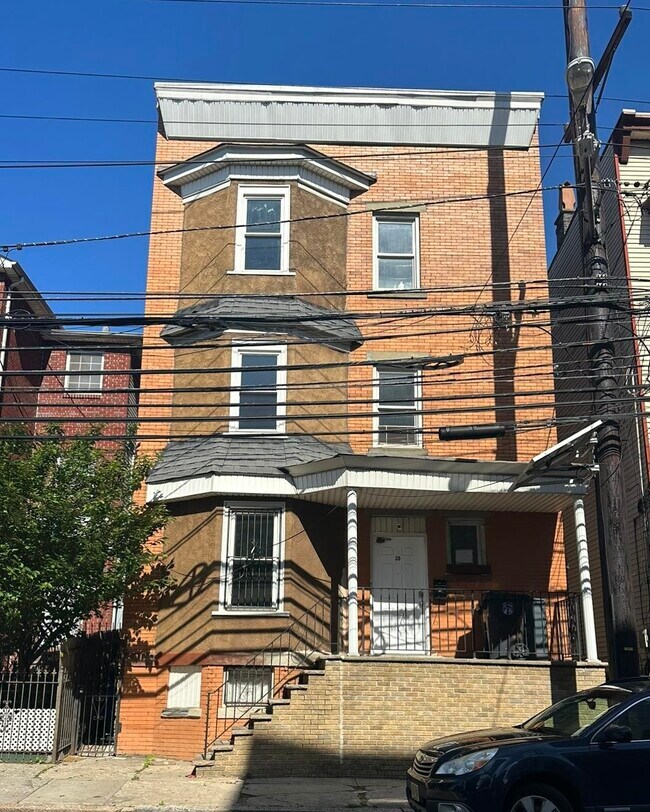 Primary Photo - 35 Norfolk St