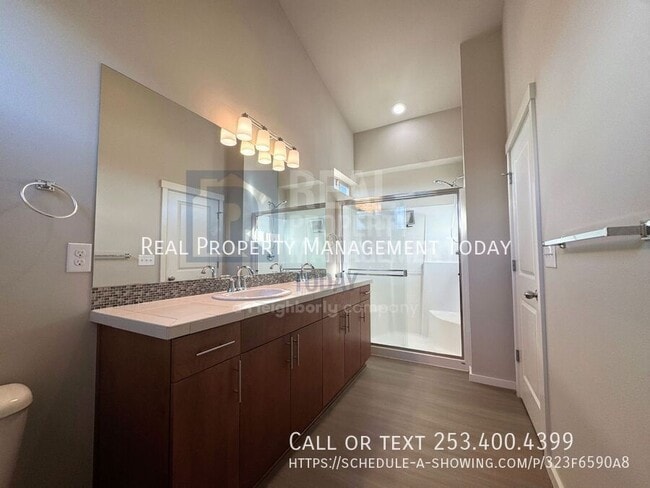 Building Photo - 303 Chelan Ave NE