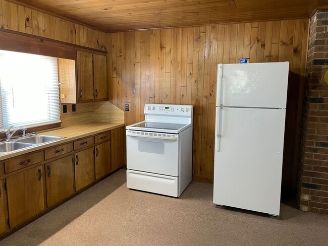 Building Photo - 2 BED, 1 BATH HOME LOCATED IN DENTON!