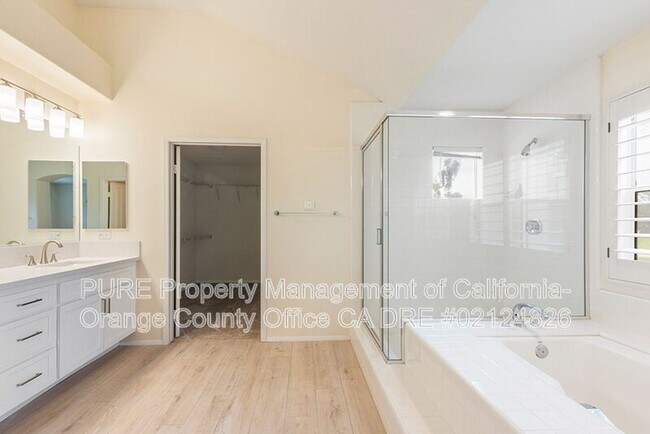 Building Photo - 11930 N Riviera