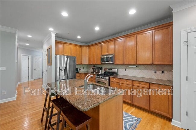 Building Photo - 221 Towne Ridge Ln
