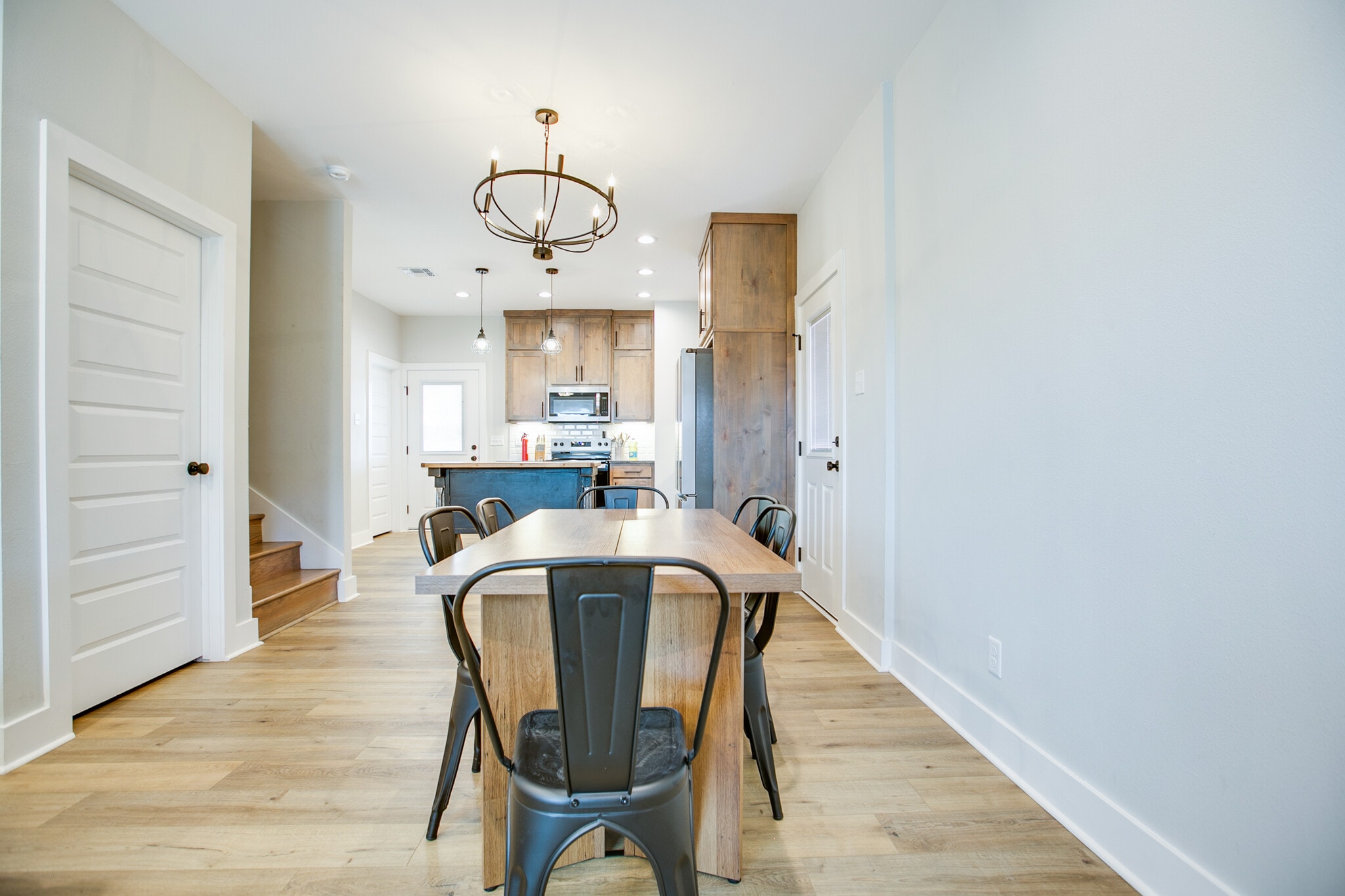 Building Photo - 1009 Holiday Dr