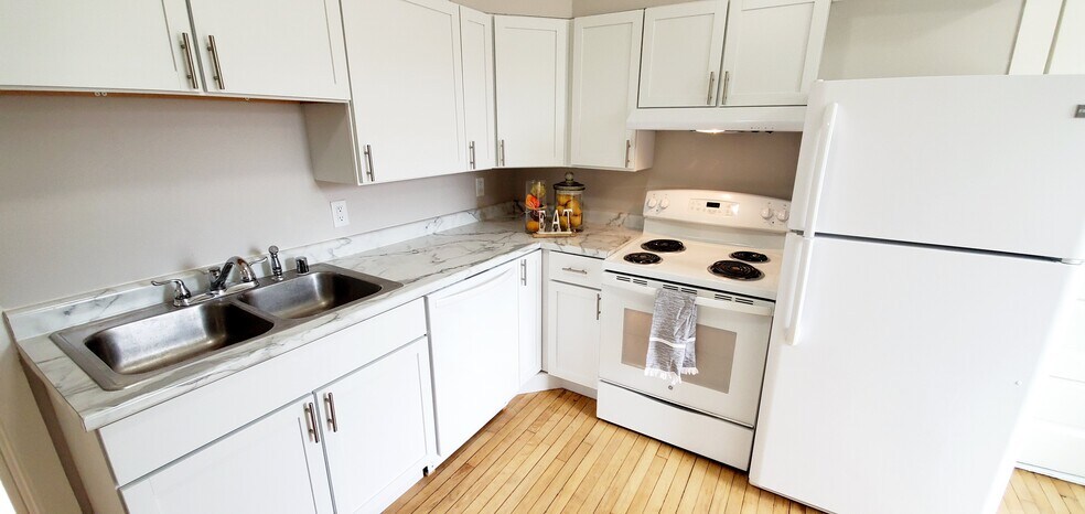 Building Photo - 510 S Academy St #2