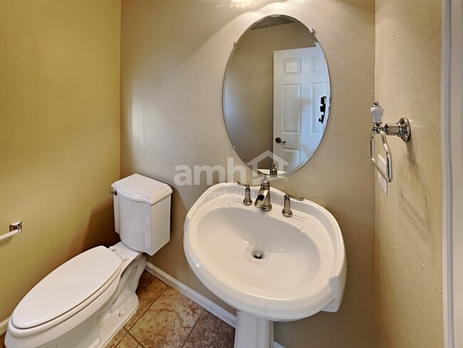 Building Photo - 4892 Waldenwood Dr