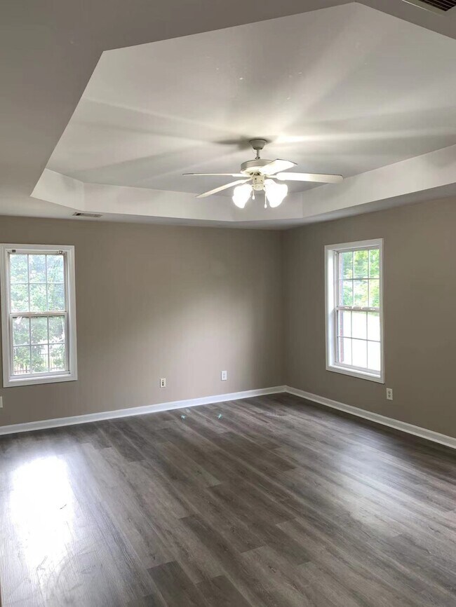 Building Photo - 5510 Village View Ln