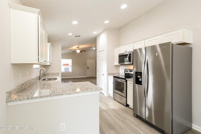 Building Photo - 416 Palm St