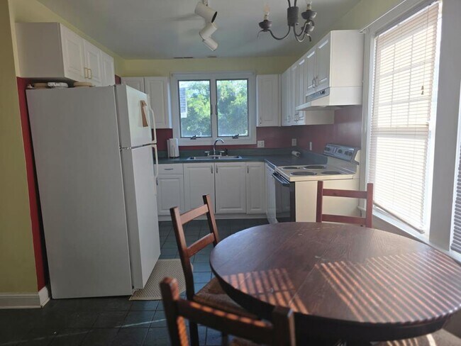 Building Photo - 6541 Broadwater Cir