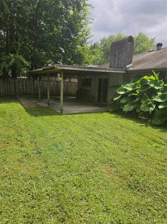 Building Photo - 15206 Flamingo Park
